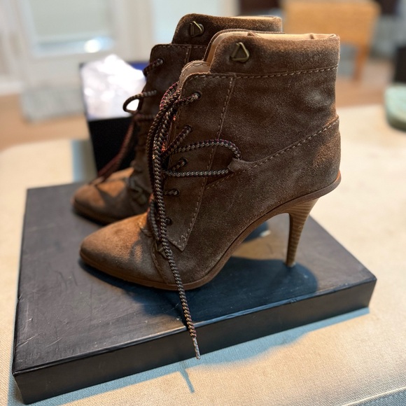 JOE’S Jeans Stylish Brown Suede Lace-Up Ankle Boots - Picture 1 of 10